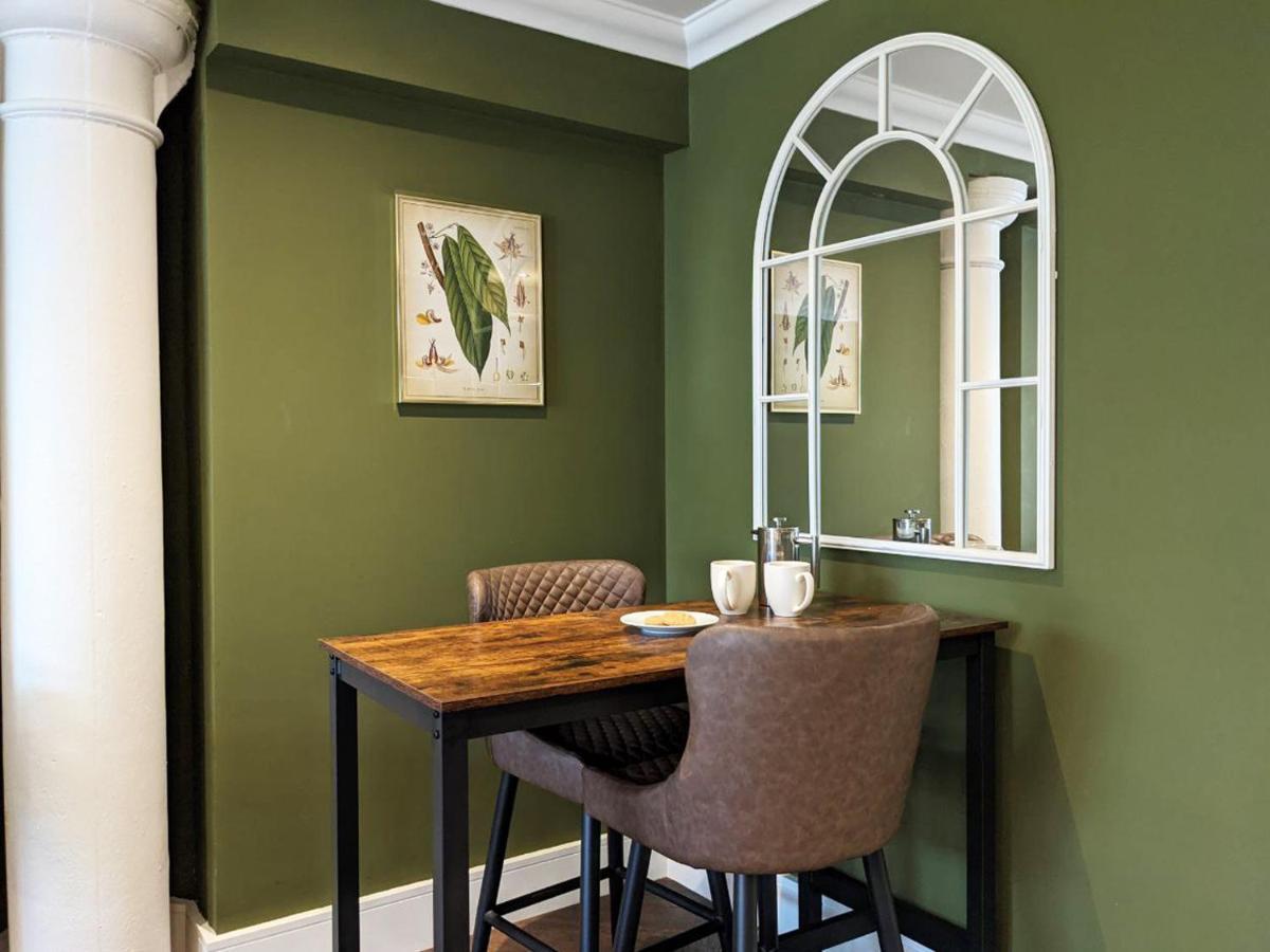 The Botanist's Hideout - Luxury Retreat With Parking Apartamento *