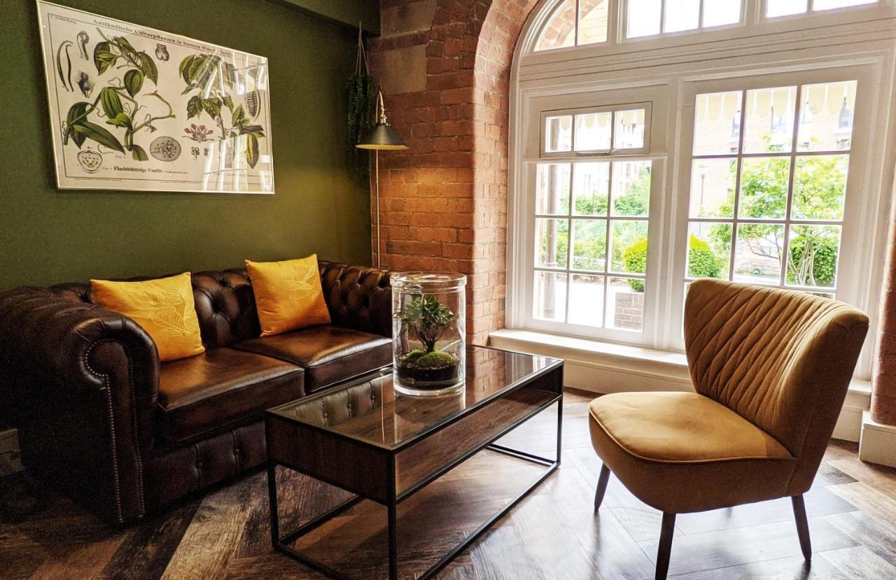 The Botanist's Hideout - Luxury Retreat With Parking Apartamento *